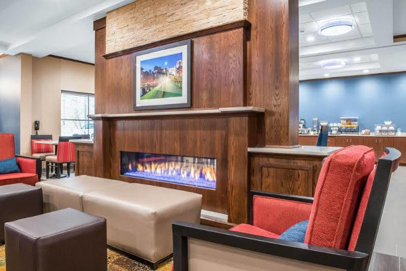 Comfort Inn & Suites 匹兹堡 外观 照片